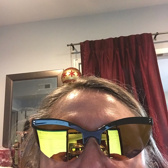 Stella McCartney Accessories - Stella McCartney sunglasses